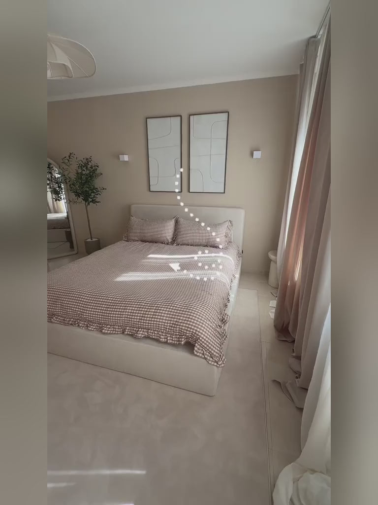 Construction du cloud bed Mochi : sommier metal, mousse haute densite, housses lavables